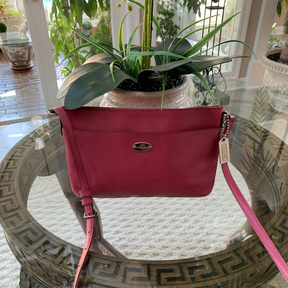 Coach Handbags - COACH CROSSGRAIN LEATHER EAST/WEST POP CROSSBODY BAG!💗💗